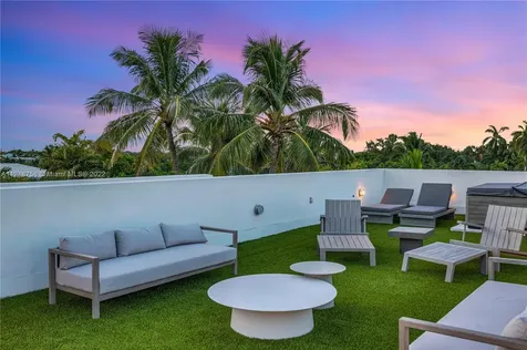 867 NE 76th Street Miami FL 33138