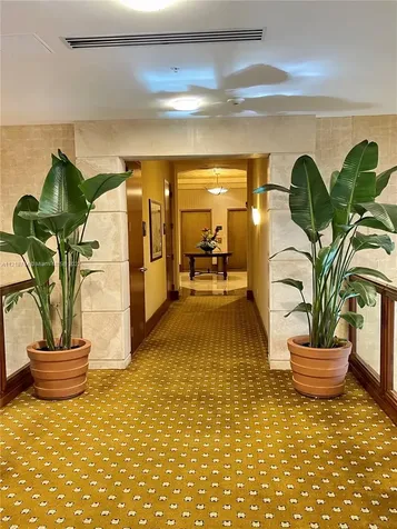 19501 W Country Club Drive Aventura FL 33180