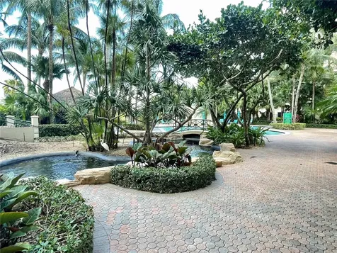 19501 W Country Club Drive Aventura FL 33180