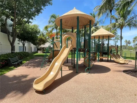 19501 W Country Club Drive Aventura FL 33180