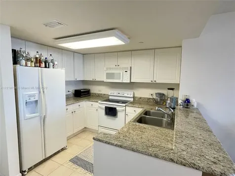 19501 W Country Club Drive Aventura FL 33180