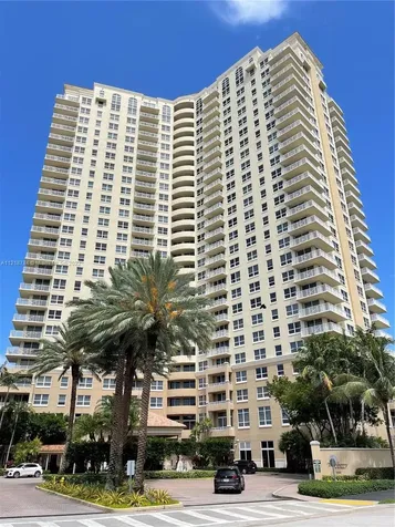 19501 W Country Club Drive Aventura FL 33180
