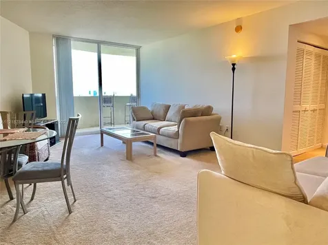 19501 W Country Club Drive Aventura FL 33180