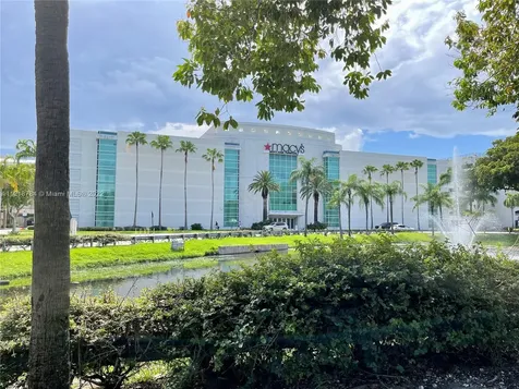 19501 W Country Club Drive Aventura FL 33180