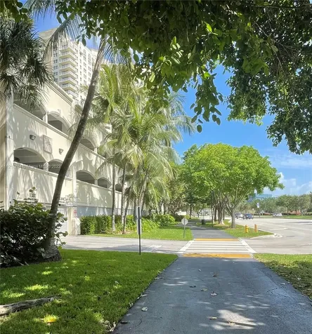 19501 W Country Club Drive Aventura FL 33180