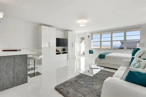 100 Lincoln Road Miami Beach FL 33139