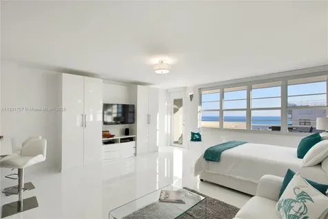 100 Lincoln Road Miami Beach FL 33139