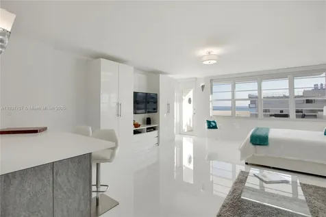 100 Lincoln Road Miami Beach FL 33139