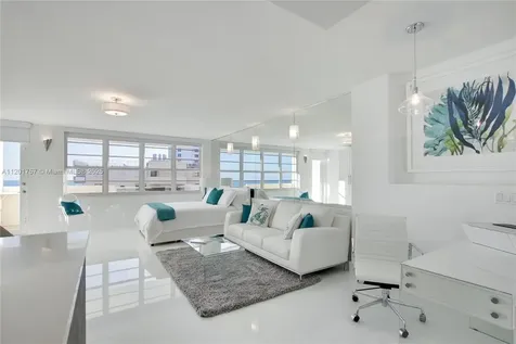 100 Lincoln Road Miami Beach FL 33139