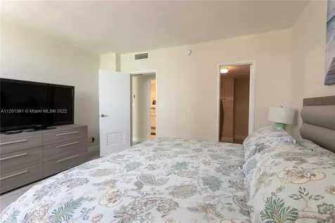 3901 S Ocean Drive Hollywood FL 33019