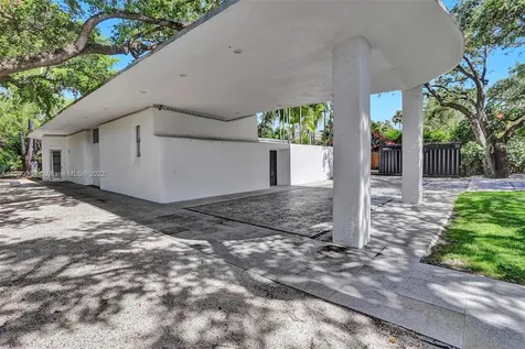 18925 NE 21st Avenue North Miami Beach FL 33179