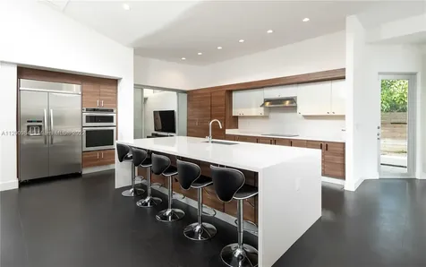 18925 NE 21st Avenue North Miami Beach FL 33179