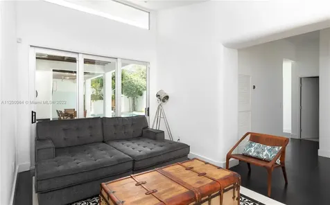 18925 NE 21st Avenue North Miami Beach FL 33179
