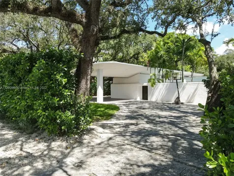 18925 NE 21st Avenue North Miami Beach FL 33179