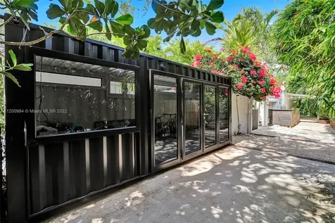 18925 NE 21st Avenue North Miami Beach FL 33179