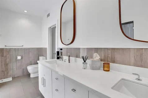 18925 NE 21st Avenue North Miami Beach FL 33179