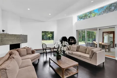 18925 NE 21st Avenue North Miami Beach FL 33179