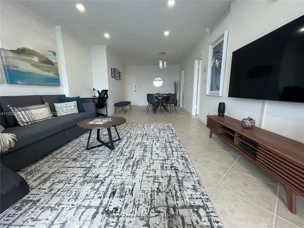 2501 S Ocean Drive Hollywood FL 33019