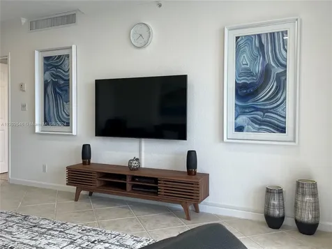 2501 S Ocean Drive Hollywood FL 33019