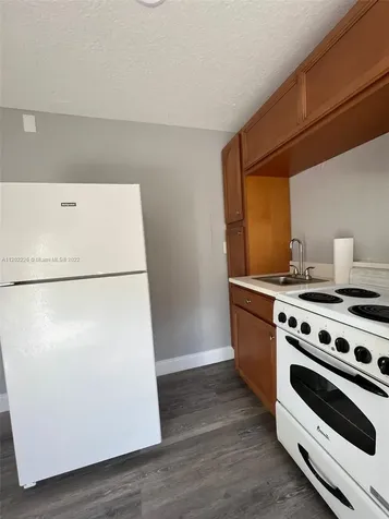 740 SW 10th Street Pompano Beach FL 33060
