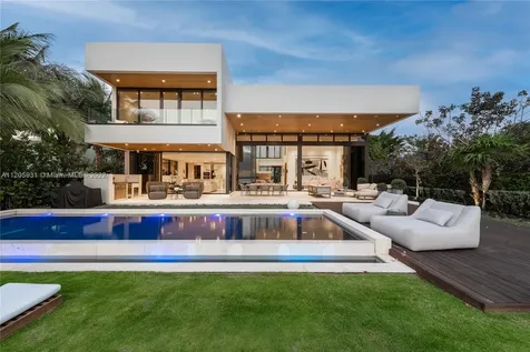2608 Biarritz Drive Miami Beach FL 33141