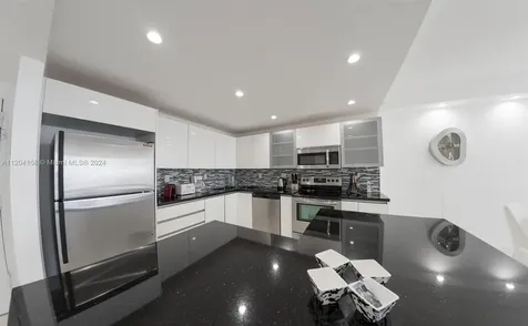 5601 Collins Avenue Miami Beach FL 33140