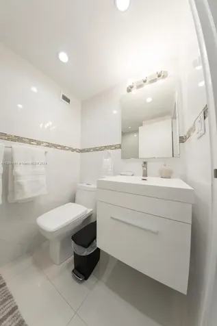 5601 Collins Avenue Miami Beach FL 33140