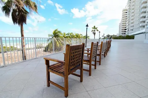 5601 Collins Avenue Miami Beach FL 33140
