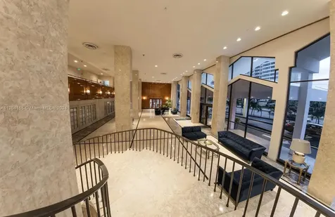 5601 Collins Avenue Miami Beach FL 33140
