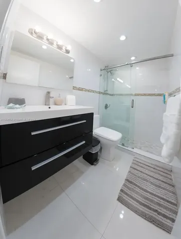 5601 Collins Avenue Miami Beach FL 33140