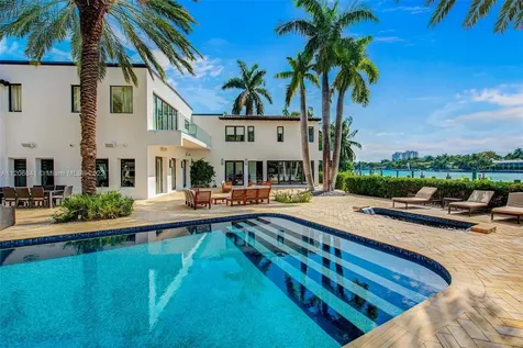 2700 N Bay Road Miami Beach FL 33140