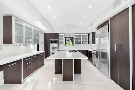 2700 N Bay Road Miami Beach FL 33140