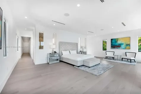 2700 N Bay Road Miami Beach FL 33140