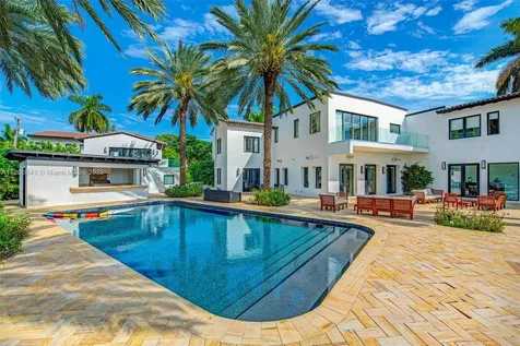 2700 N Bay Road Miami Beach FL 33140