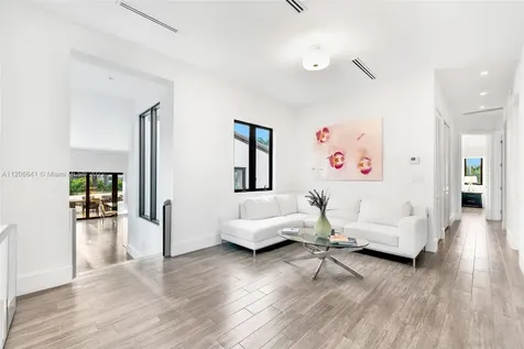 2700 N Bay Road Miami Beach FL 33140