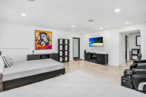 2700 N Bay Road Miami Beach FL 33140