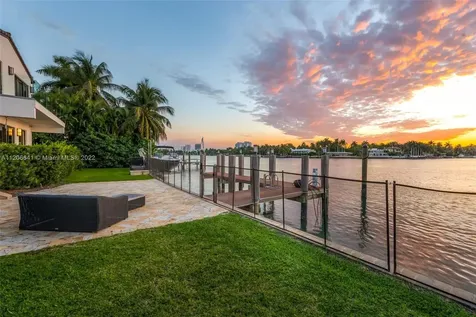 2700 N Bay Road Miami Beach FL 33140