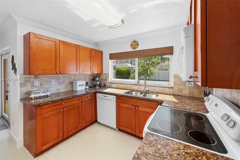 1291 NW 192nd Way Pembroke Pines FL 33029