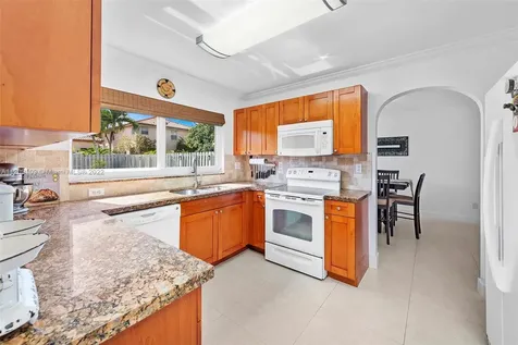 1291 NW 192nd Way Pembroke Pines FL 33029