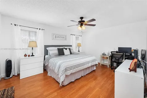 1291 NW 192nd Way Pembroke Pines FL 33029
