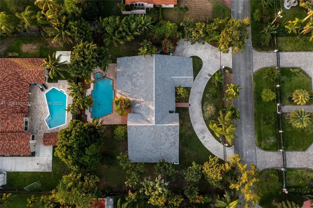 6710 SW 94th Avenue Miami FL 33173