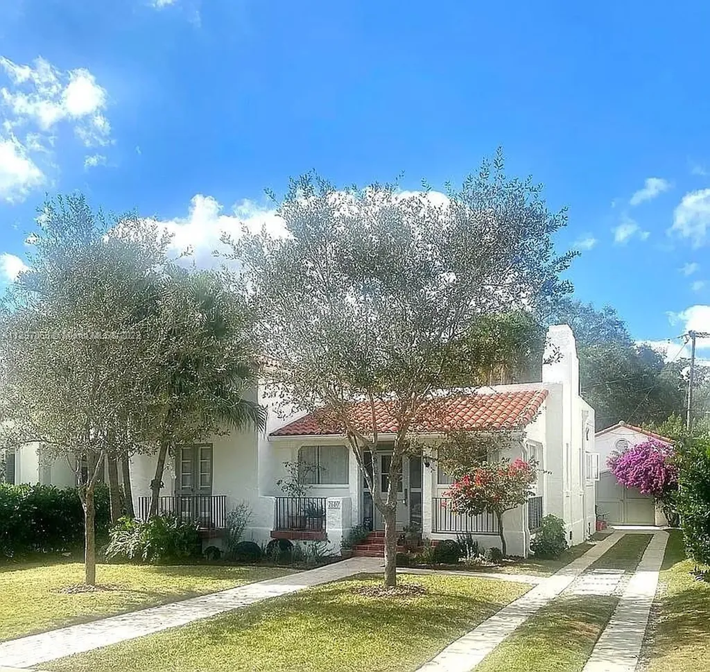 2610 Alhambra Circle Coral Gables FL 33134
