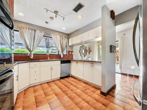 9360 SW 68th Street Miami FL 33173