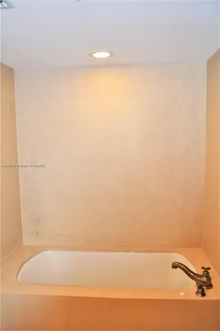 6899 Collins Avenue Miami Beach FL 33141