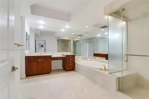 6000 Island Boulevard Aventura FL 33160