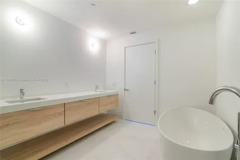 16385 Biscayne Boulevard North Miami Beach FL 33160
