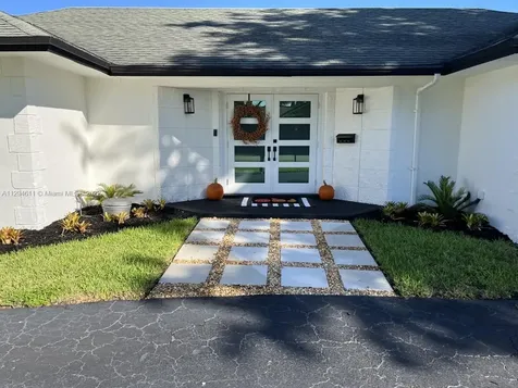 7521 SW 5th Street Plantation FL 33317