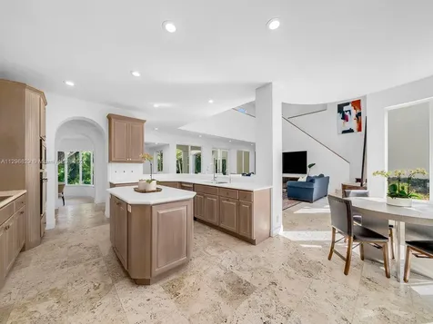 10151 SW 57th Court Pinecrest FL 33156