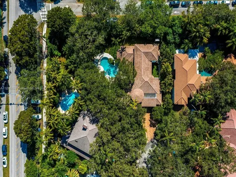 10151 SW 57th Court Pinecrest FL 33156