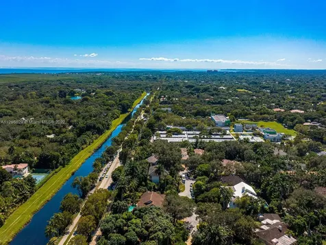 10151 SW 57th Court Pinecrest FL 33156